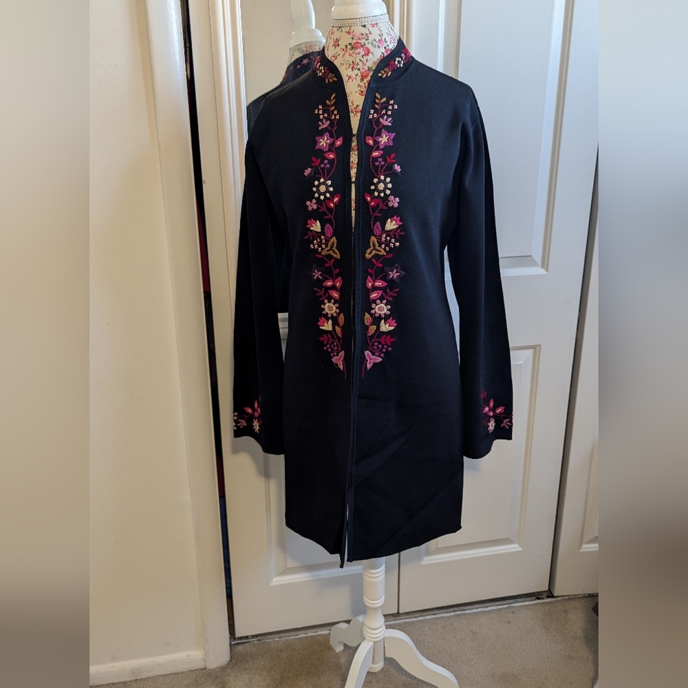 Vintage Worthington Knit Long Cardigan Sweater Black Floral Embroidered Floral